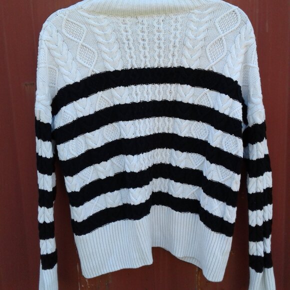 $5/25 Tahari Striped Sweater M - Picture 2 of 7